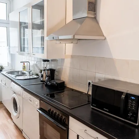 M House Komfortables Mit Doppelbett & Schlafsofa Fuer Max 3 Pers Homestay *